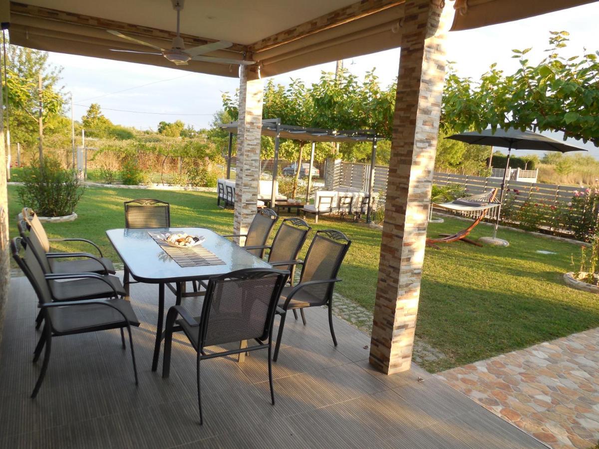 Costa Petra - Luxury Seaside Cottage With Garden - Vacation House For Families In Greece Néa Meságkala Exterior foto
